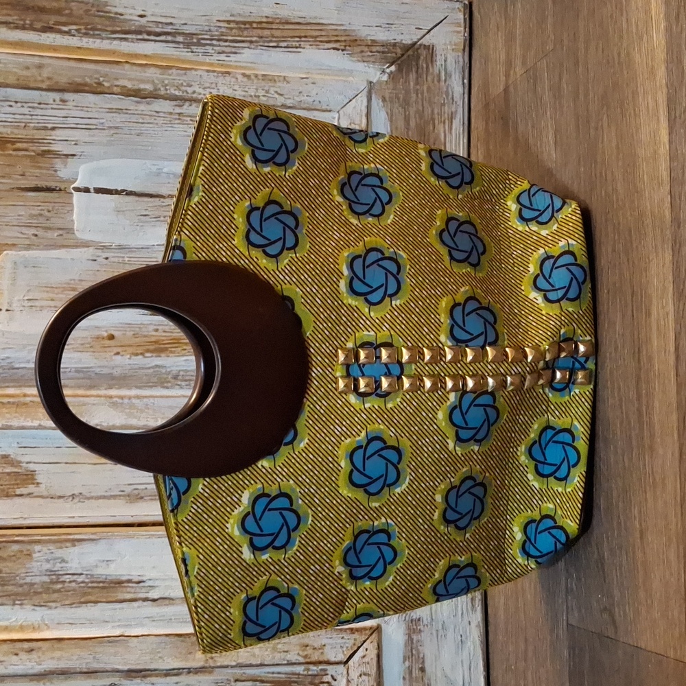 Artisan Ankara African Print Wood Handle Handbag. 